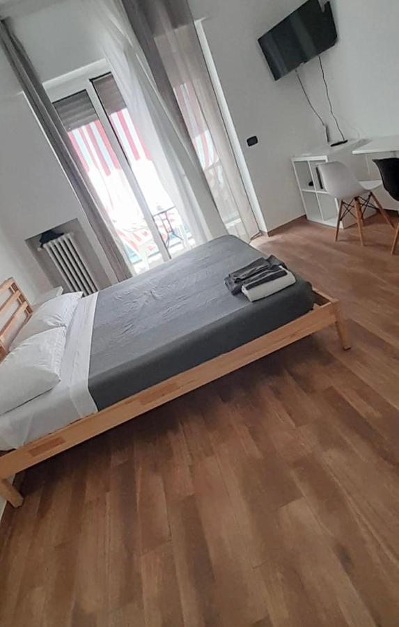 Italien Chic, Camera Con Bagni Condivisi Барі Екстер'єр фото